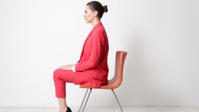 ए ताठ बस... घरी आईबाबा, आजी-आजोबा आणि शाळेत शिक्षक आपल्याला ताठ बसायला सांगायचे. बसताना पाठीत थोडा जरी बाक आला तरी ओरडायचे. ए ताठ बस... घरी आईबाबा, आजी-आजोबा आणि शाळेत शिक्षक आपल्याला ताठ बसायला सांगायचे. बसताना पाठीत थोडा जरी बाक आला तरी ओरडायचे.