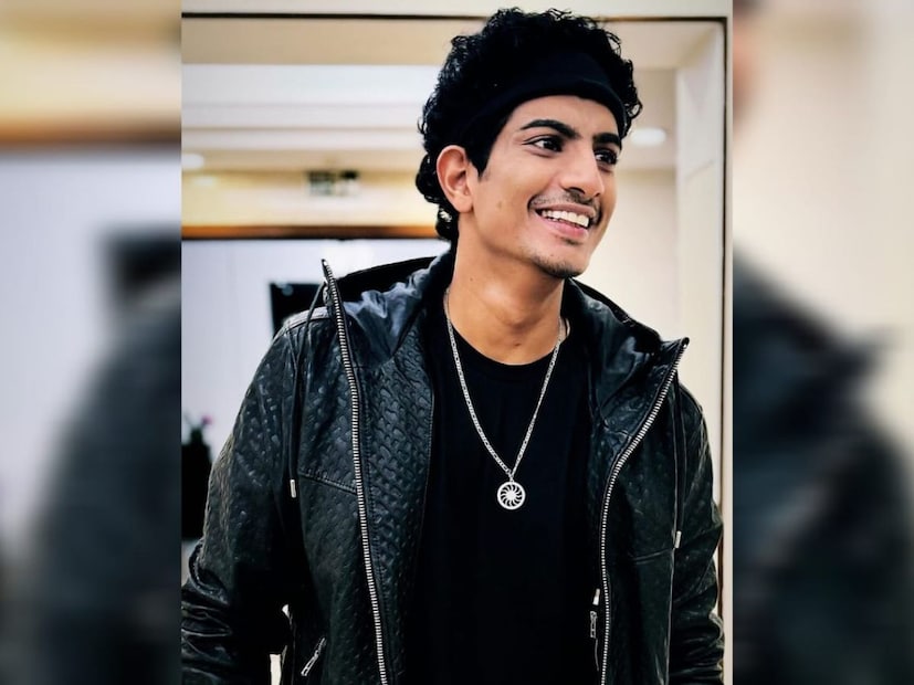  मीडिया रिपोर्टनुसार, पलाश मुच्छलची एकूण संपत्ती 24-41 कोटी रुपयांच्या आसपास आहे. चित्रपटातील गाणी आणि विविध संगीत प्रोजेक्ट्समधून तो चांगलीच कमाई करतो.