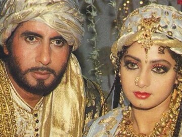 हनिमूनच्या या गाण्याने थिएटरमध्ये लावली आग, झोप उडवणारा बिग बींचा रोमान्स