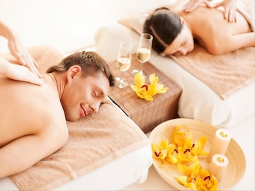 Spa मध्ये जाताय सावधान! प्रायव्हेट डिटेक्टिव्हने उघड केलं स्पाचं डार्क सीक्रेट Spa मध्ये जाताय सावधान! प्रायव्हेट डिटेक्टिव्हने उघड केलं स्पाचं डार्क सीक्रेट