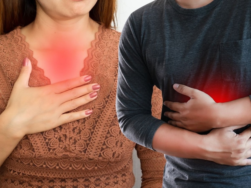 बदलती आणि बैठी जीवनशैली, कामाचा वाढता ताण, हेव्ही डाएट, अवेळी जेवण, बाहेरचं खाणं यामुळे अॅसिडीटी आणि गॅसची समस्या वाढत चालली आहे. कित्येकांना ही समस्या आहे आणि कित्येक जण यावर गोळ्या घेतात. बदलती आणि बैठी जीवनशैली, कामाचा वाढता ताण, हेव्ही डाएट, अवेळी जेवण, बाहेरचं खाणं यामुळे अॅसिडीटी आणि गॅसची समस्या वाढत चालली आहे. कित्येकांना ही समस्या आहे आणि कित्येक जण यावर गोळ्या घेतात.