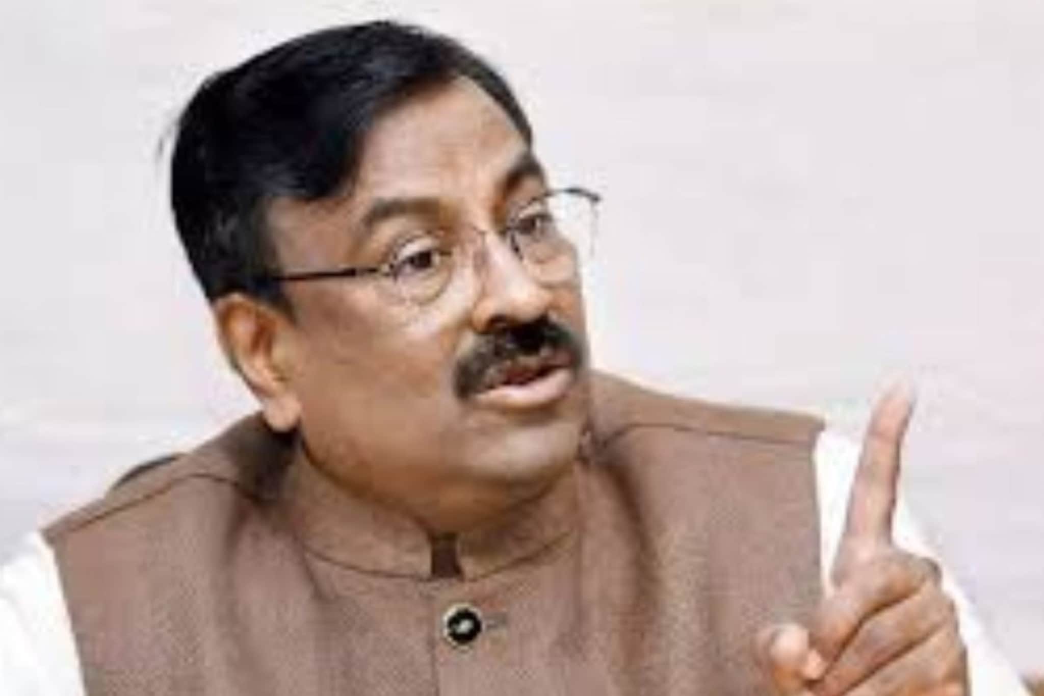 भाऊ को गुस्सा क्यों आता हैं?  सत्तेत असूनही मुनगंटीवारांचा सरकारला घरचा आहेर