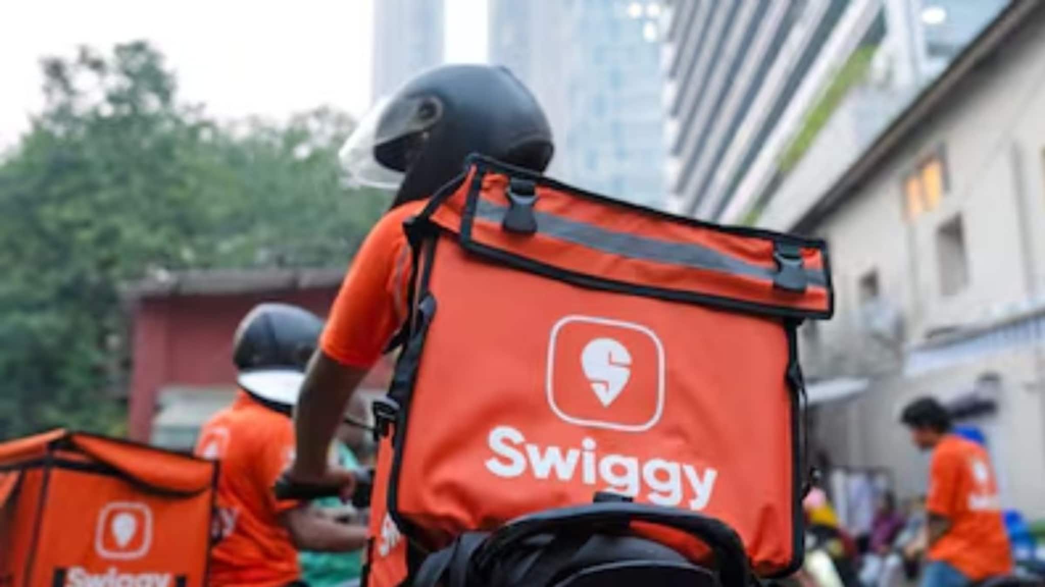 दिवसाला करायचा कंडोमच्या 19 ऑर्डर्स; खर्च केले 1,06,398 रुपये; Swiggy Instamartच्या युझर्सची देशभरात चर्चा