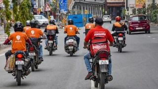 नववर्षाच्या सेलिब्रेशनला ब्रेक! स्विगी-झोमॅटो, अ‍ॅमेझॉनची डिलिव्हरी ठप्प; मुंबई-पुण्यासह शहरांमध्ये गोंधळ; कारण काय?