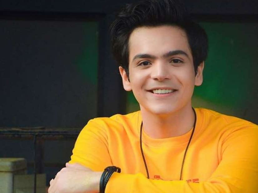  टप्पू : भव्य गांधीने 'तारक मेहता का उल्टा चष्मा' ही मालिका सोडल्यानंतर राज अनादकने 'टप्पू'च्या भूमिकेला न्याय दिला. पण 2022 मध्ये त्यानेही ही मालिका सोडली. आज त्याचं स्वत:चं युट्यूब चॅनल आहे.