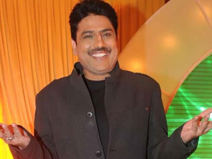  मिस्टर तारक मेहता : 'तारक मेहता का उल्टा चष्मा' या मालिकेत मिस्टर तारक मेहता ही भूमिका साकारणाऱ्या शैलेश लोढा यांचे निर्मात्यांसोबत वाद मतभेद झाले आणि त्यांनी 2008 पासून करत असलेली ही मालिका सोडली. सध्या ते अभिनयक्षेत्रापासून दूर आहेत.