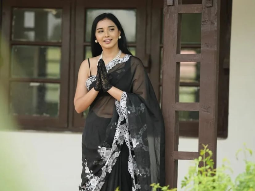  रिद्धिमा पुढे म्हणतेय,"तान्या मित्तल 'बिग बॉस 19'च्या घरात 800 साड्या घेऊन गेली होती. पण आता या साड्यांमुळे मी अडचणीत आले आहे. पण अद्याप तान्या मित्तल आणि तिच्या टीमकडून पैशांबाबत काहीही प्रतिक्रिया आलेली नाही".