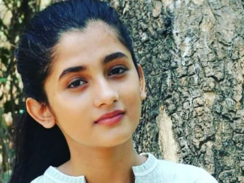  अश्लेषा ठाकुरने 'सर्वम शक्ति मय्यम, गुटर गू आणि गुप्त ज्ञान सारख्या वेब सीरिजमध्ये आपल्या अभिनयाची छाप पाडली आहे. अश्लेषा ठाकुरच्या आगामी प्रोजेक्टची चाहत्यांना आता उत्सुकता आहे.