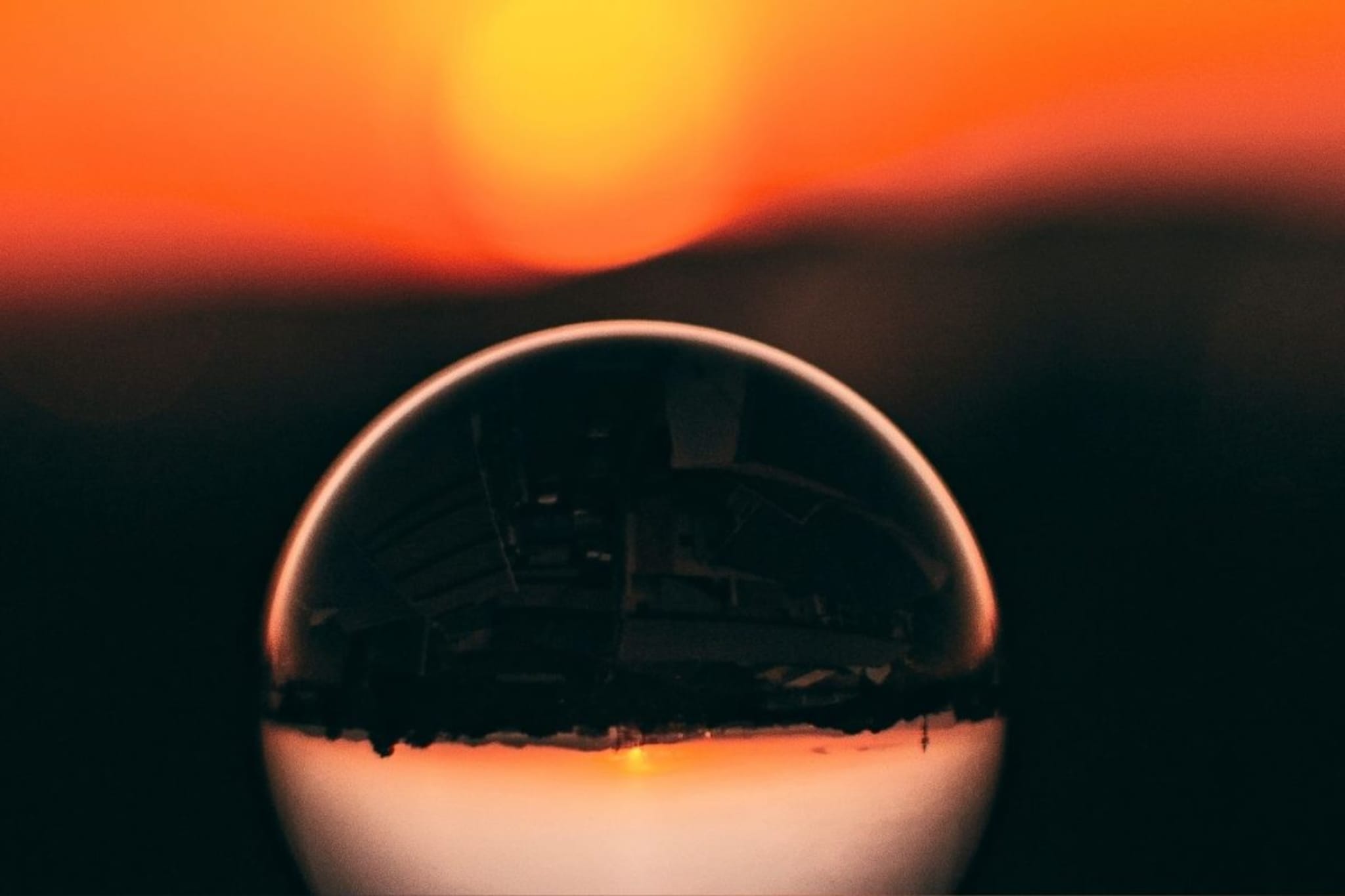 गायब होणार सूर्य, त्यानंतर घडणार भयानक! 2026 वर्षाआधी आली भीतीदायक भविष्यवाणी