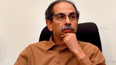 ठाकरे गुट की नगर परिषद चुनाव में करारी हार: सिर्फ 9 सीटें जीतीं.