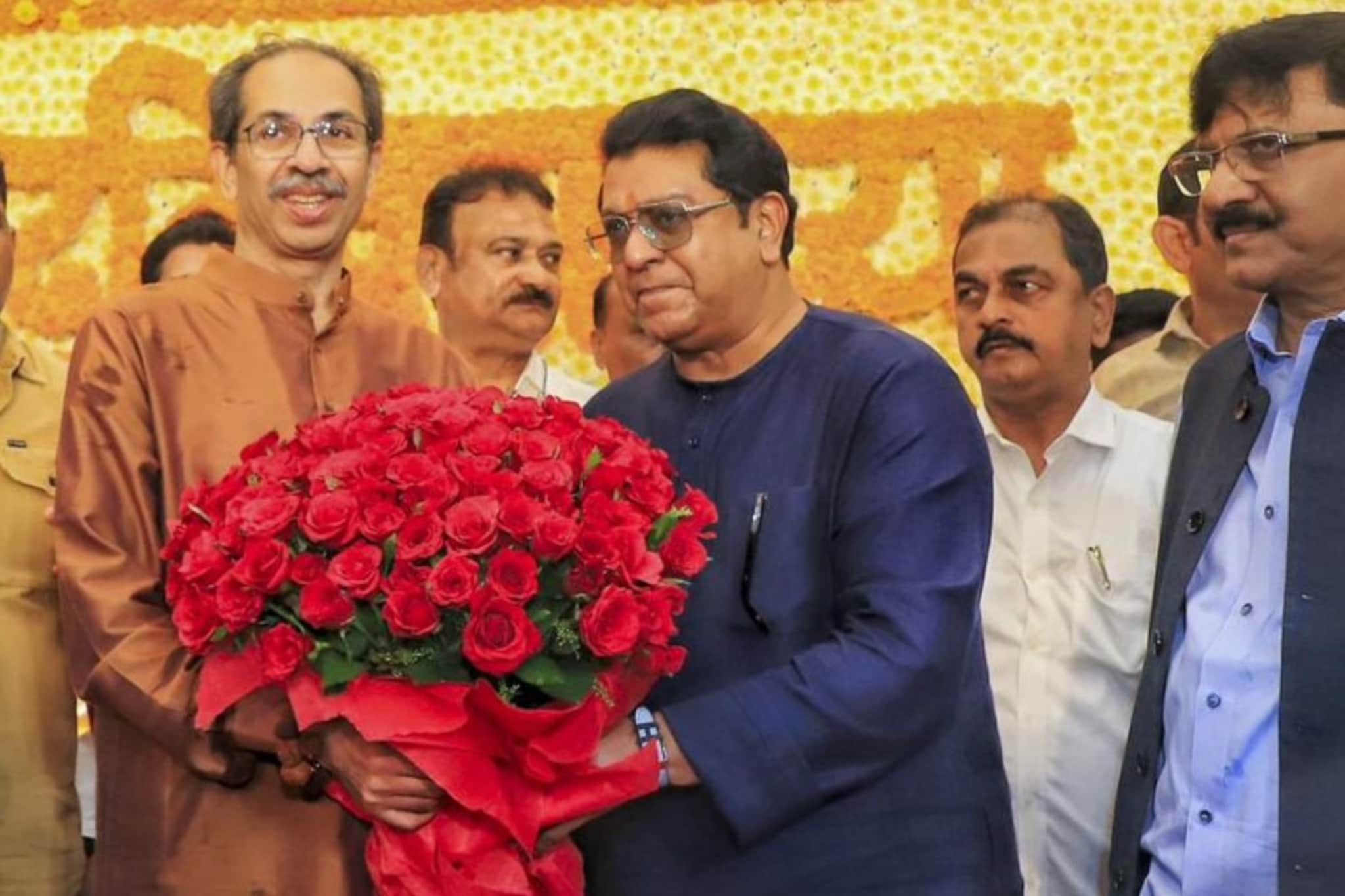 मनसे आणि शिवसेनेची कुठे कुठे युती ? संजय राऊतांनी यादी वाचली, आतली बातमी फोडली