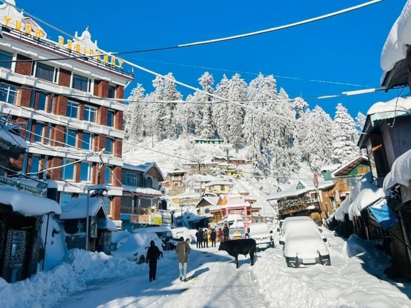 शिमला येथील नारकंडा परिसर हे एक लोकप्रिय पर्यटन स्थळ आहे, जिथे हिवाळ्यात जोरदार बर्फवृष्टी होते. हातू शिखरावरील हातू माता मंदिर मोठ्या संख्येने पर्यटक आणि भाविकांना आकर्षित करते.