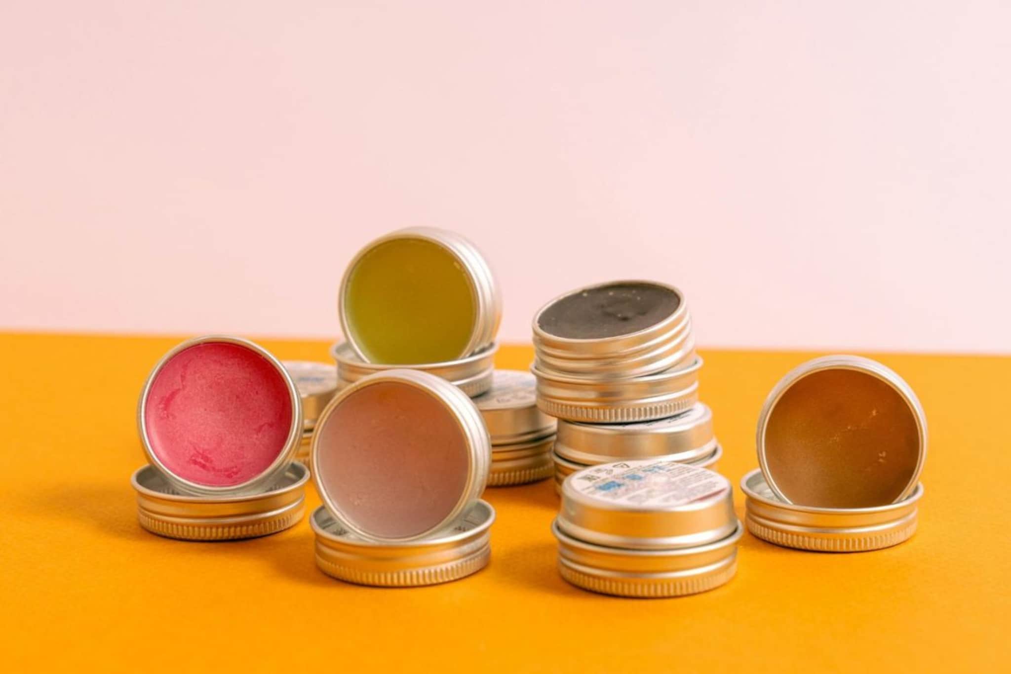 Lip Balm : हिवाळ्यासाठी घरी बनवा लिप बाम, कोरडे ओठ होतील मुलायम Lip Balm : हिवाळ्यासाठी घरी बनवा लिप बाम, कोरडे ओठ होतील मुलायम