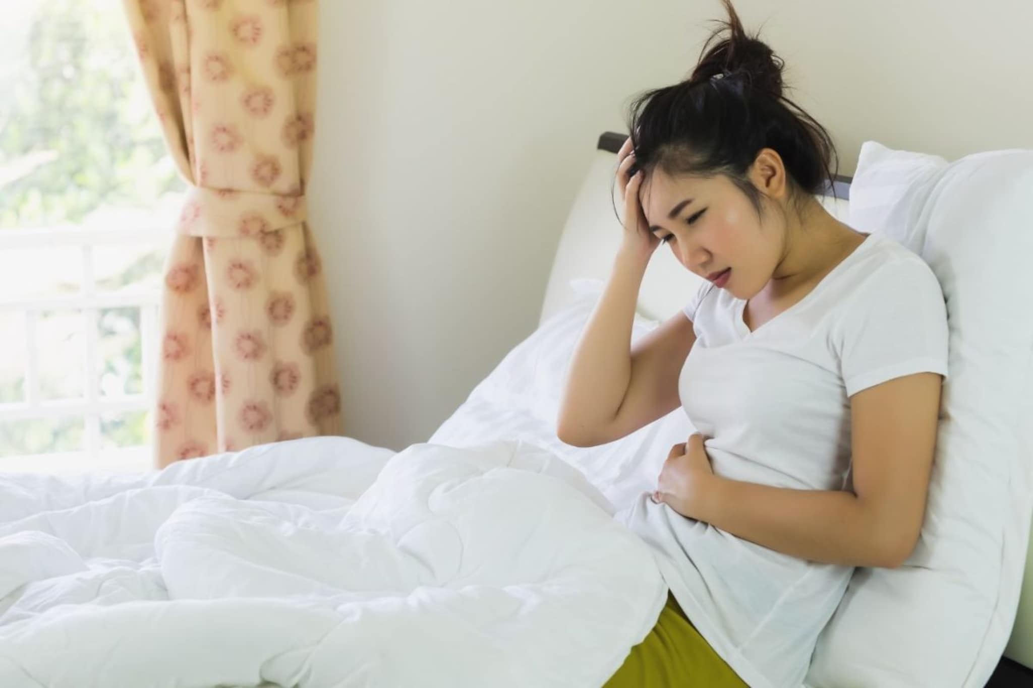 महिलांना 'या' कारणांनी होते पोटदुखी! असू शकते गंभीर आजाराचे लक्षण