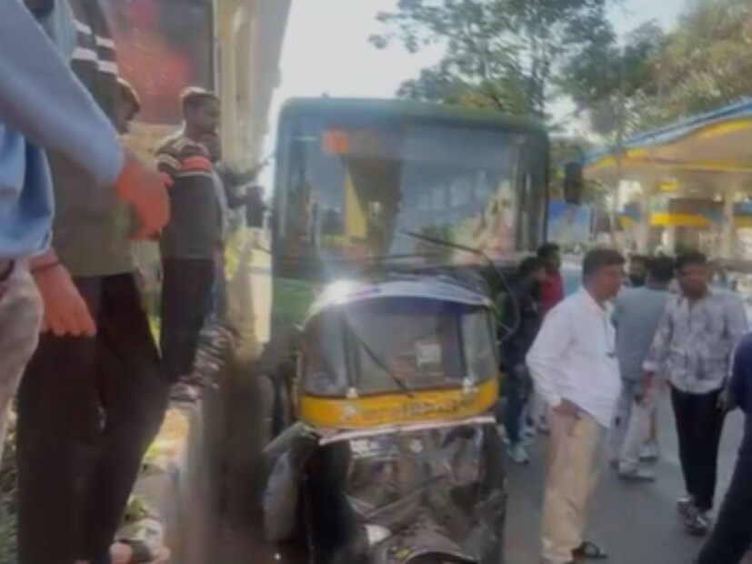 जखमी रुग्णांना   तात्काळ जवळील सह्याद्री रुग्णालयात उपचारासाठी हलवण्यात आले आहे.