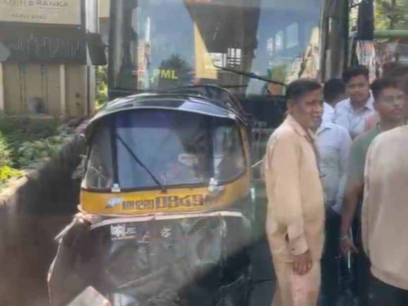 कोथरूडवरून कात्रजला जाणारी ही बस होती.    या अपघातात रिक्षाचालकासह दोन प्रवासी गंभीर जखमी झाले आहे. 