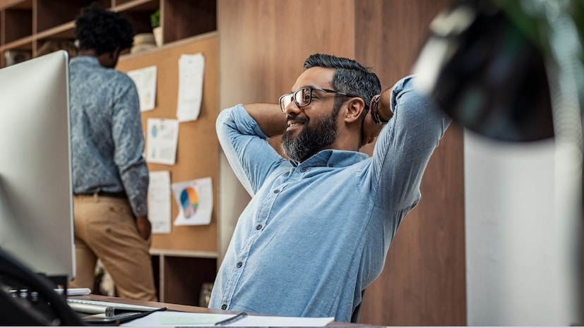 बऱ्याचदा आपण हाS असा श्वास सोडतो. हा बॉडीचा इंटरनल रिसेट बटण आहे. असं केल्याने नर्व्हस सिस्टम रिसेट होते.