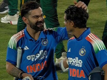 एक शेर तर दुसरा सव्वाशेर!करिअरवर शंका घेणाऱ्यांना विराट-रोहितच सणसणीत उत्तर, गं एक शेर तर दुसरा सव्वाशेर!करिअरवर शंका घेणाऱ्यांना विराट-रोहितच सणसणीत उत्तर, गं