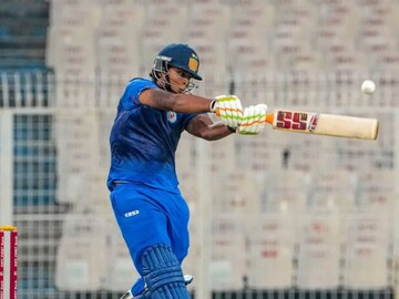 4,4,4,4,4,4,6... वैभव सूर्यवंशीने बॉलरना रडवलं, 310 च्या स्ट्राईक रेटने धुतलं!