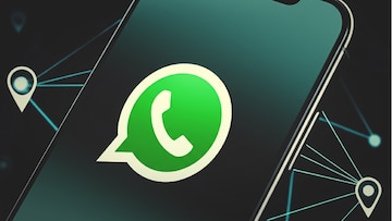 WhatsApp Callवर बोलता का? तुमचं लोकेशन होऊ शकतं ट्रॅक, लगेच करा ही सेटिंग WhatsApp Callवर बोलता का? तुमचं लोकेशन होऊ शकतं ट्रॅक, लगेच करा ही सेटिंग