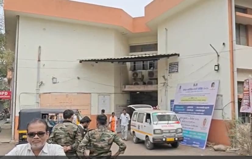 घटनेची माहिती मिळताच शासकीय रुग्णालय परिसरात तृतीयपंथीयांची मोठी गर्दी झाली. समुदायातील अनेकांनी संताप व्यक्त करत न्यायाची मागणी केली. प्रकाश कोळीच्या मृत्यूने संपूर्ण तृतीयपंथीय समाजात शोककळा पसरली आहे. 