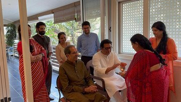 एक पॉडकास्ट अन् जवळ आले दोघे भाऊ, राऊतच नाही तर या मराठी अभिनेत्याचाही मोठा रोल