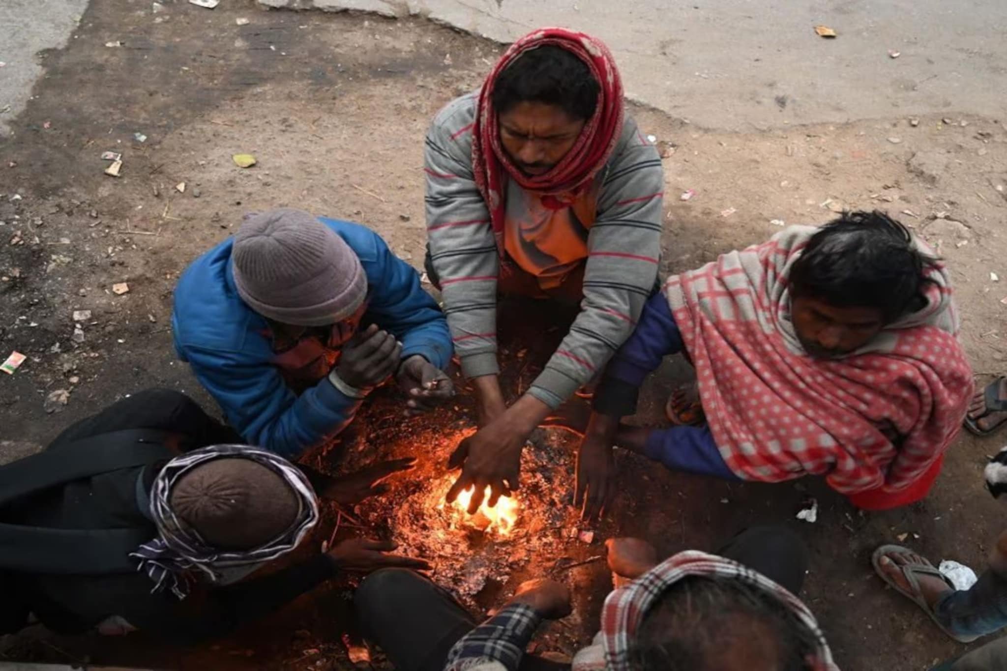 उत्तर भारतात हाहाकार, १ जानेवारीपर्यंत अलर्ट; महाराष्ट्रातही थंडीचा कडाका वाढणार