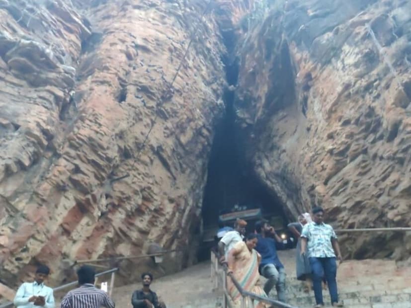 अनेक विचारवंत आणि शास्त्रज्ञांनी इथं संशोधन केलं पण ते एक गूढच राहिलं आहे. शेवटी शास्त्रज्ञांनी असा निष्कर्ष काढला आहे की या दगडात वाढीचा गुणधर्म आहे आणि म्हणूनच तो दर 20 वर्षांनी एक इंचाने वाढतो. वैज्ञानिक बाबी बाजूला ठेवून भक्त हे भगवान महेश्वराचं दैवी कृत्य मानतात.