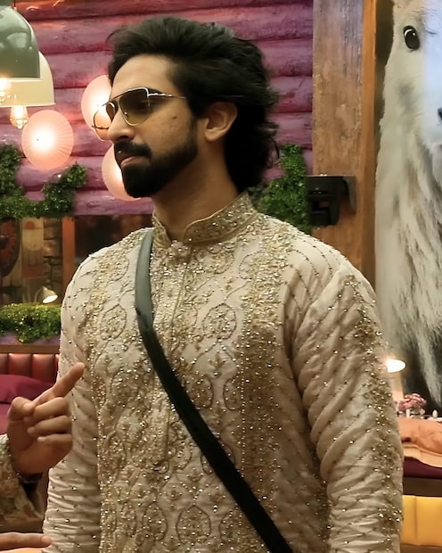  "त्या कठीण काळात, माझा भाऊ अरमान व्हॉईस-ओव्हर्स करून १५ ते २० हजार रुपये कमवायचा, ज्यामुळे कुटुंबाला मोठा आधार मिळत होता," असे अमालने नमूद केले.