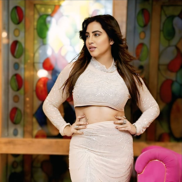 बिग बॉसच्या घरात शिल्पा शिंदेसोबतचे तिचे गोड-आंबट नाते असो वा विकास गुप्तासोबतची मैत्री, अर्शीने प्रेक्षकांच्या मनात एक खास जागा निर्माण केली आहे. आता ही रिअॅलिटी स्टार लवकरच तिच्या आयुष्यातील एक मोठा निर्णय घेण्याच्या तयारीत आहे.