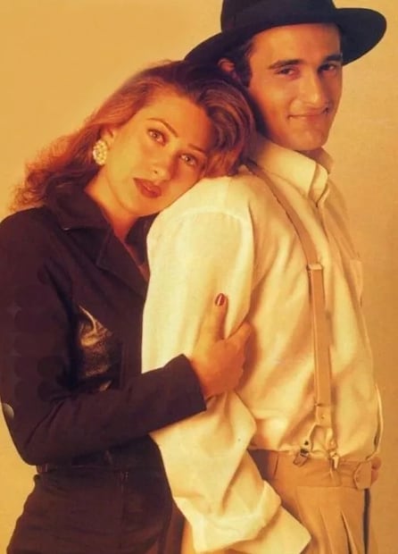 मीडिया रिपोर्ट्सनुसार, करिश्माच्या आई बबिता यांनी या लग्नाला जोरदार विरोध केला. त्यामागे मोठे कारण होते की, त्यावेळी करिश्मा कपूरचे करिअर ऐन शिखरावर होते. बबिता यांना वाटत होते की, या टप्प्यावर करिश्माने लग्न करणे योग्य नाही.