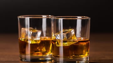 व्हिस्कीवर बिअर की बिअरवर व्हिस्की? नंतर कोणतं ड्रिंक प्यायल्याने कमी त्रास होतो