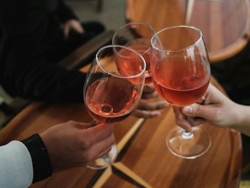 लिटल लिटल घेताय! दारूबाबत टाटाचा धक्कादायक रिपोर्ट; थर्टी फर्स्ट पार्टीआधी वाचाच