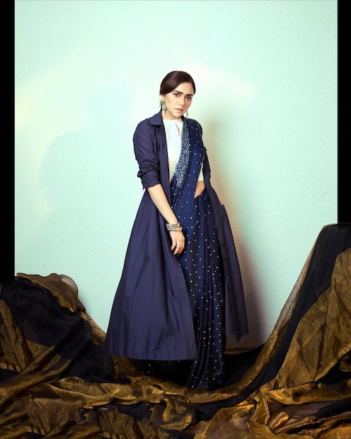 अमृताने फक्त अभिनयातून नाही तर आपल्या नृत्यातूनही प्रेक्षकांची मनं जिंकली. वाजले की बारा ते चंद्रा पर्यंत अमृताने तिच्या अदाकारीने प्रेक्षकांनी भुरळ घातली. संपूर्ण महाराष्ट्रात अमृताचा चाहता वर्ग आहे.