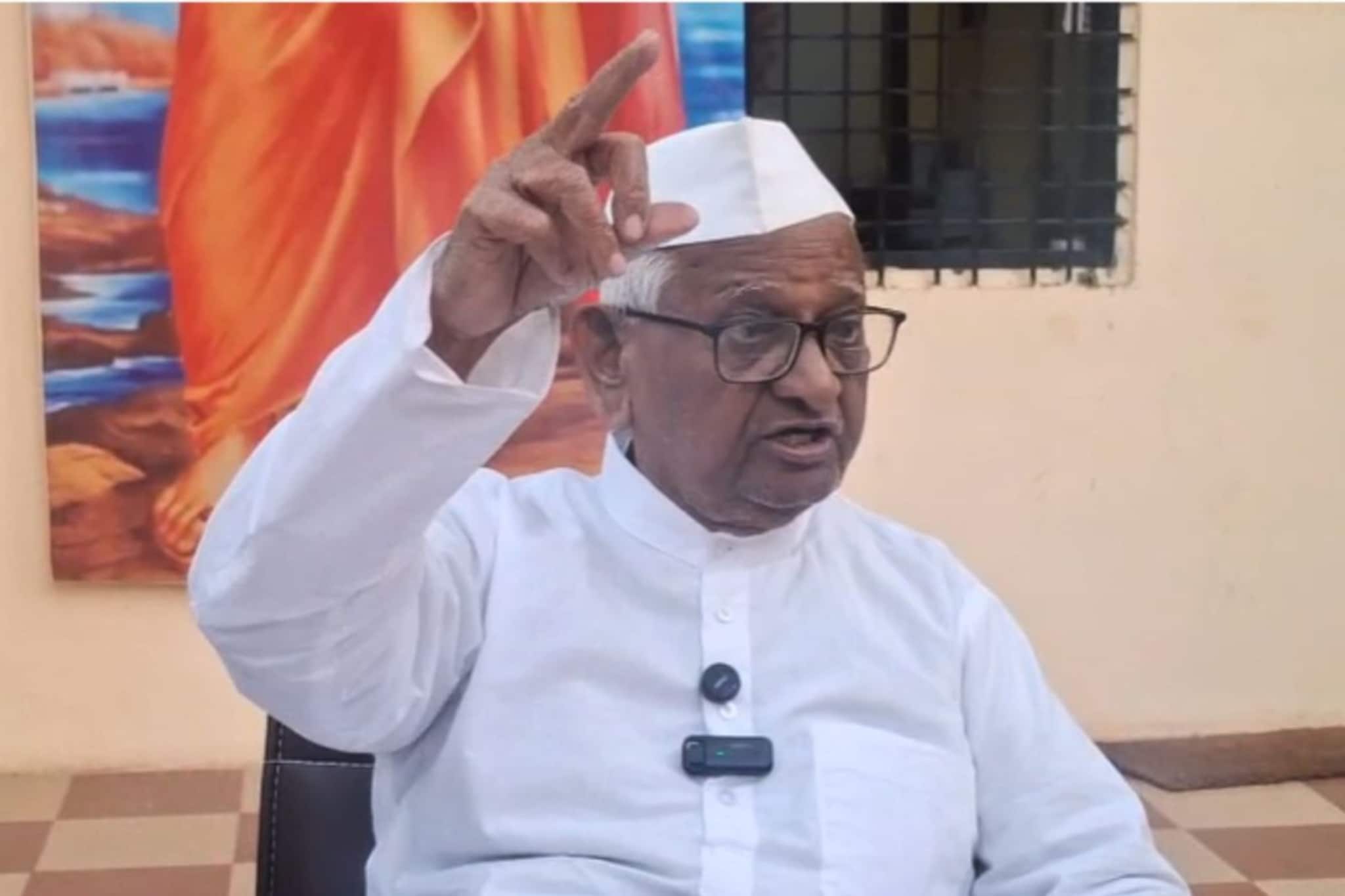 अण्णा हजारे पुन्हा बसणार आमरण उपोषणाला, मुख्यमंत्र्यांना पाठवलं पत्र