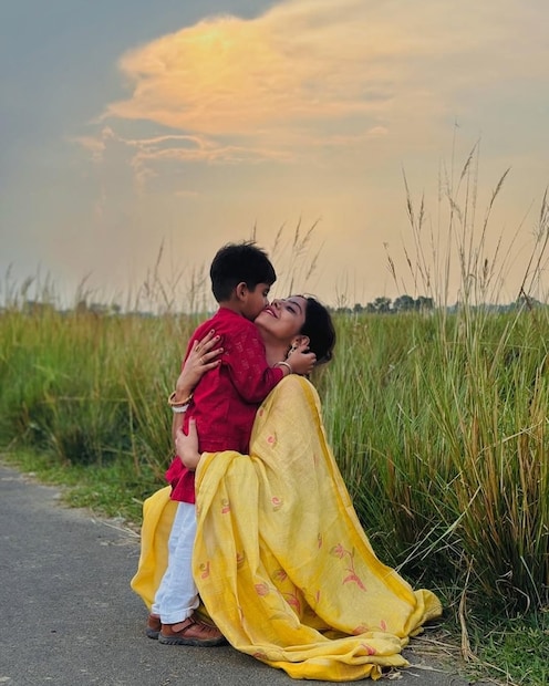 मात्र, फार कमी लोकांना अरिजितच्या कुटुंबातील आणखी एका गुणी व्यक्तीबद्दल माहिती आहे, ती म्हणजे त्याची बहीण अमृता सिंह मजुमदार.