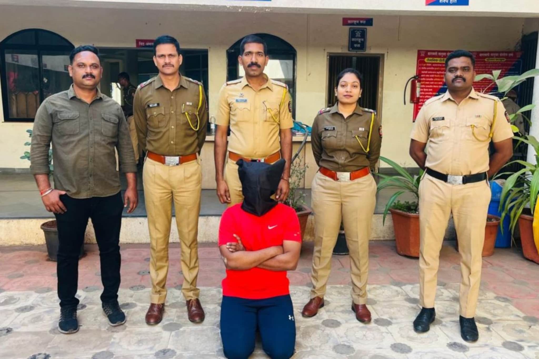 आधी बहिणीची छेड, मग भावावर कोयत्याने वार,बारामतीच्या VPकॉलेजमध्ये रक्तरंजित राडा