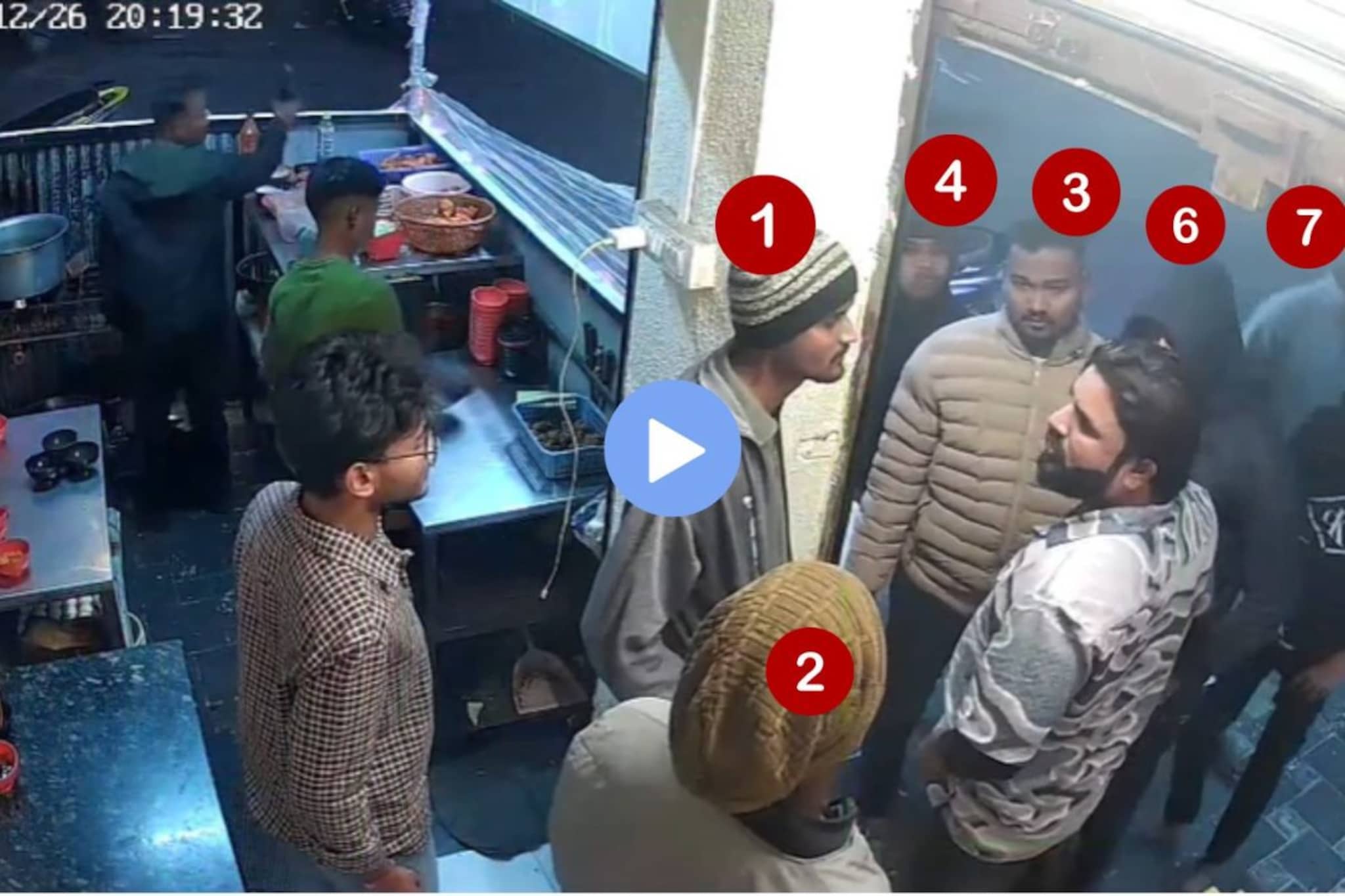 7 जणांनी घेरलं अन् हॉटेल मालकाला केली बेदम मारहाण, बारामतीतील घटनेचा CCTV VIDEO