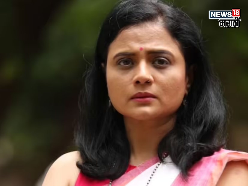 अभिनेत्री भार्गवी चिरमुले हिनं पंकज एकबोटेबरोबर लग्न केलं होतं. 2012 साली दोघांचा डिवोर्स झाला. डिवोर्सनंतर भार्गवी आजपर्यंत खंबीरपणे आयुष्य जगतेय. 