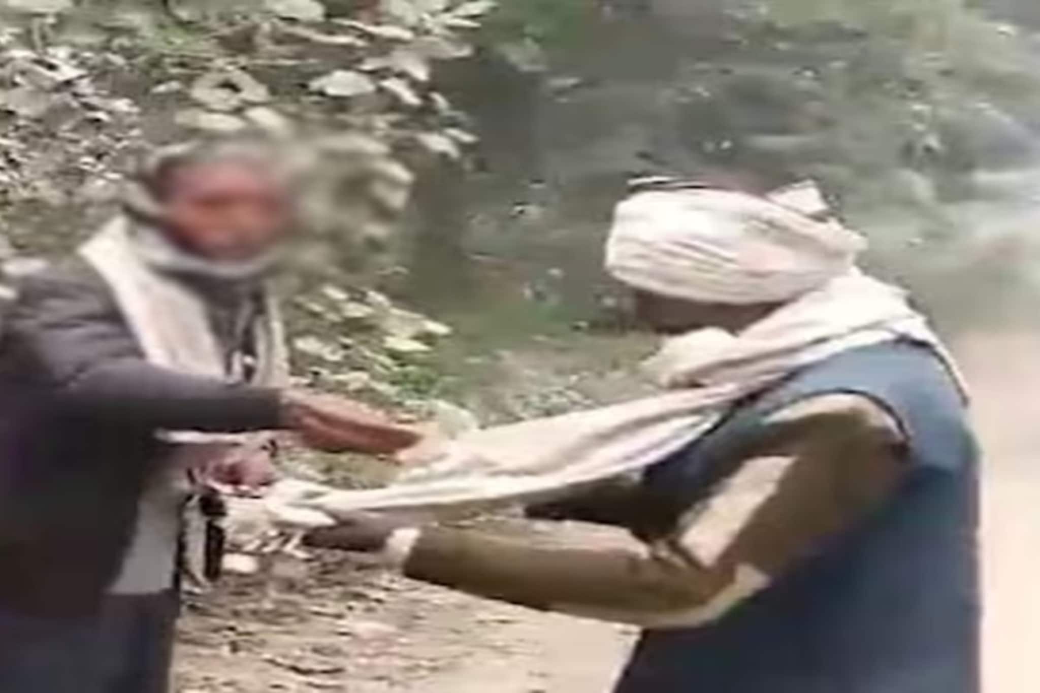 आधी पैसे द्या मगच...! 24 वर्षीय मुलाचा मृतदेह मिळवण्यासाठी बापावर भीक मागायची वे