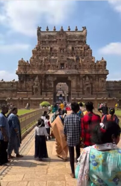 हे मंदिर आहे बृहदेश्वर मंदिर. जे तामिळनाडूतील तंजावर शहरात आहे.  बृहदेश्वर मंदिराला त्याच्या भव्य वास्तुकला, धार्मिक महत्त्व आणि सांस्कृतिक सौंदर्यामुळे युनेस्कोने जागतिक वारसा स्थळाचा दर्जा दिला आहे.