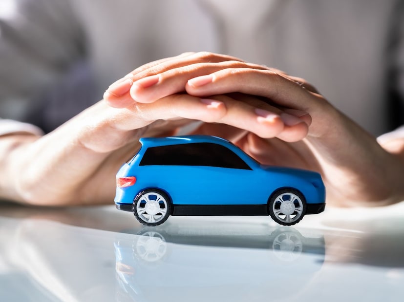 6. नियमित सर्व्हिसिंग आणि ट्यूनिंग:गाडीची नियमितपणे इंजिन ट्यूनिंग आणि सर्व्हिसिंग करून घ्या. साफ एअर फिल्टर आणि उत्तम स्थितीत असलेले इंजिन इंधनाचा वापर कमी करते. इंजिनचे कार्यप्रदर्शन सुधारते.