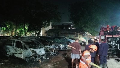 Thane Arson Horror: Three Cars Gutted in Kopri Blaze, Police Suspect Foul Play