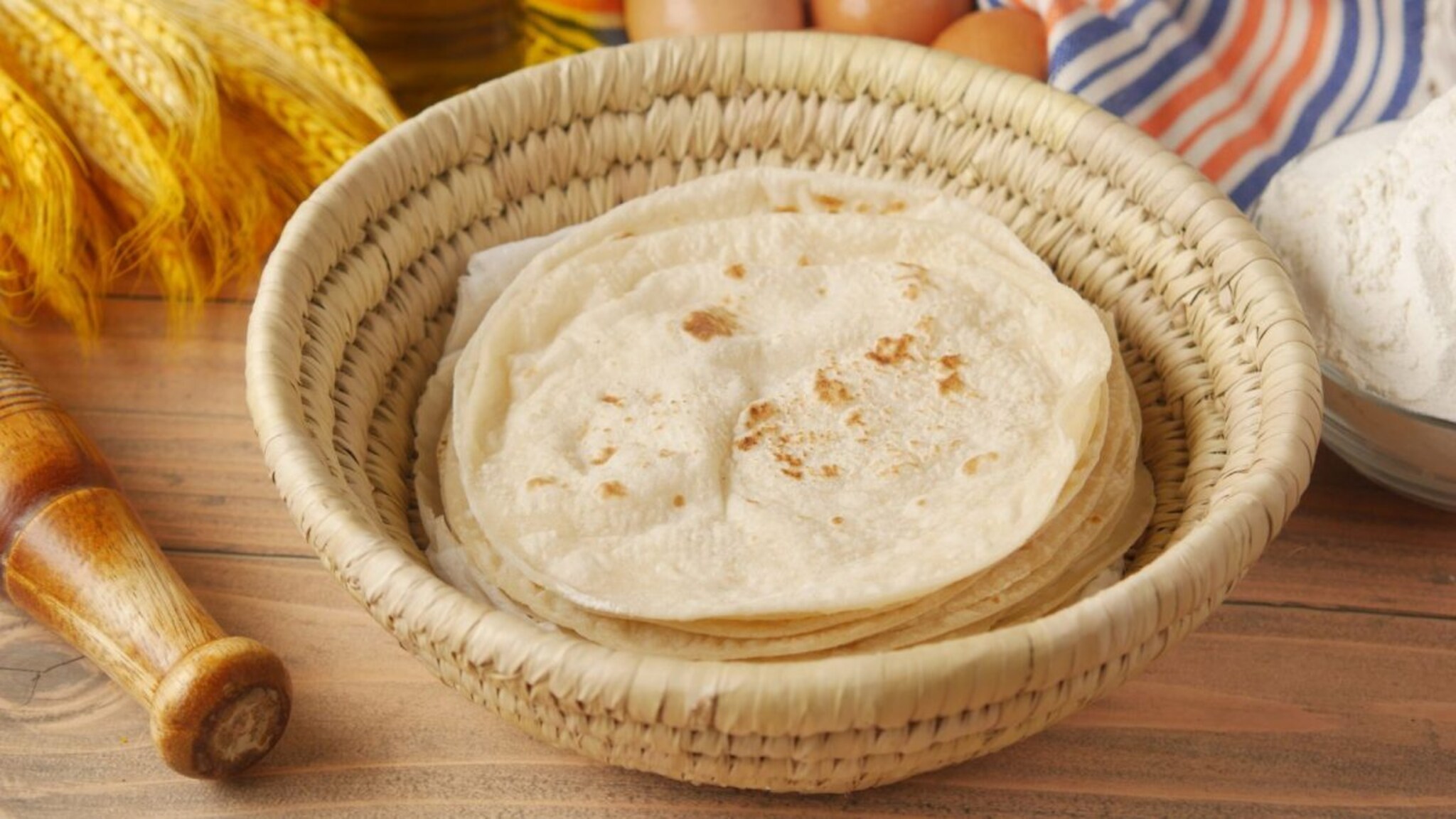 Chapati : चपाती मऊ राहण्यासाठी काय करावं? गृहिणी सगळी मेहनत करुन पाहातात, फक्त याच गोष्टी करत नाहीत, म्हणून फसतो बेत
