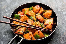 Idli : चटपटीत चिली इडलीची रेसिपी, चायनीजचं परफेक्ट फ्युजन, एकदा खाल्लं तर मुलं मागतील पुन्हा-पुन्हा