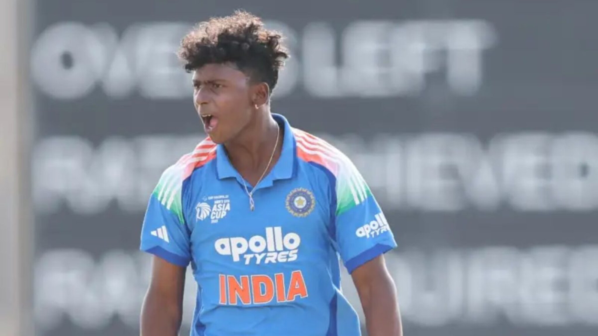 IND vs PAK : 3 ओव्हर 5 रन 3 विकेट... पाकिस्तानचा बॅण्ड वाजवणारा टीम इंडियाचा नवा बुमराह!