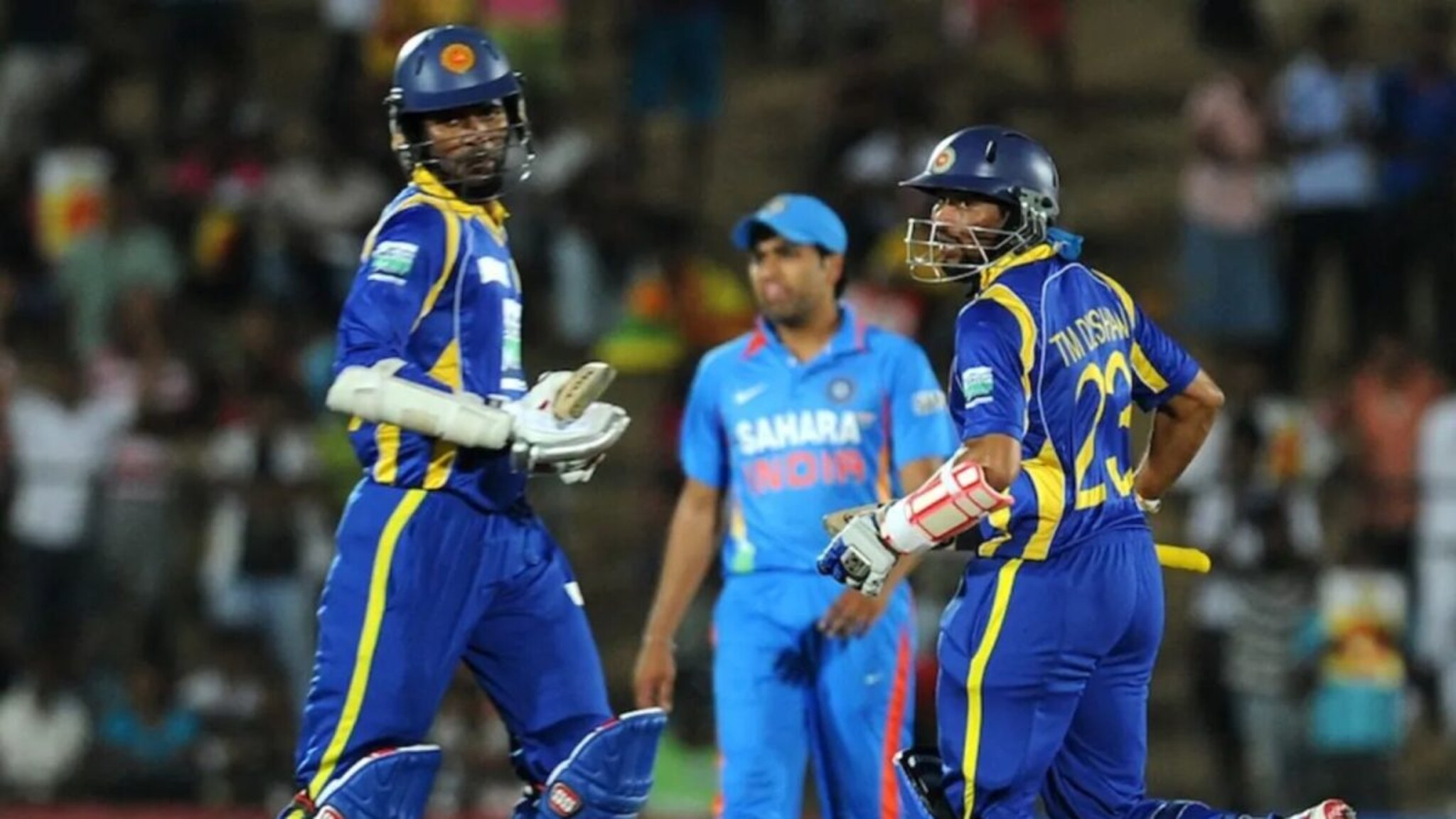 दिग्गज क्रिकेटरच्या आयुष्यात वादळ, दिनेश कार्तिक-मुरली विजयसारखंच घडलं, पत्नीचं टीममधल्या खेळाडूसोबत अफेयर!