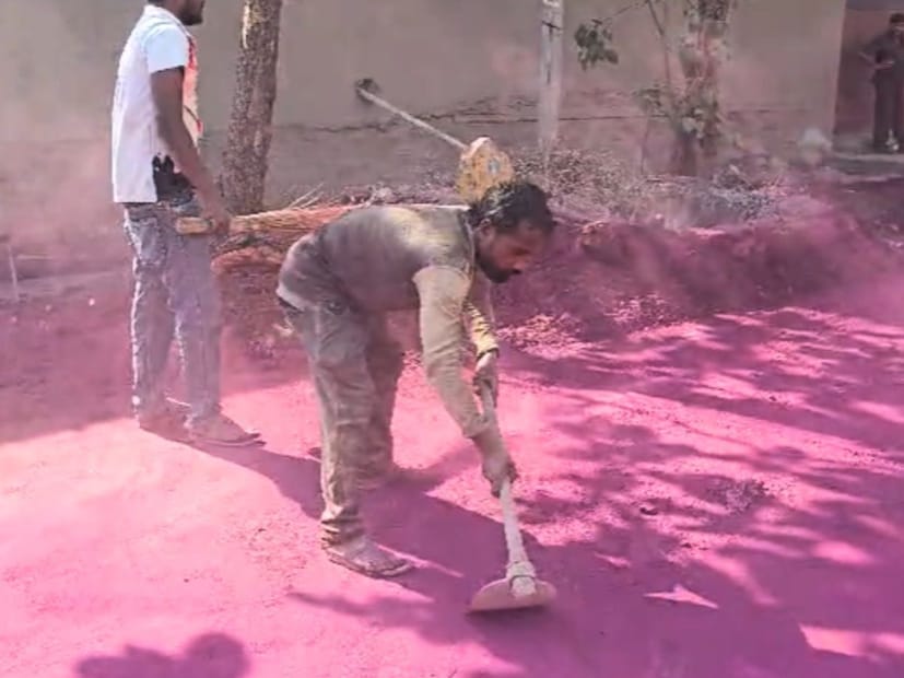  डोंबिवली एमआयडीसीमध्ये केमिकल कंपन्या आहे. त्यांच्याकडून हे प्रकार घडत आहे. त्यामुळे या धोकादायक कंपन्या डोंबिवलीमधून हलवल्या पाहिजे, अशी मागणी स्थानिकांनी केली आहे,