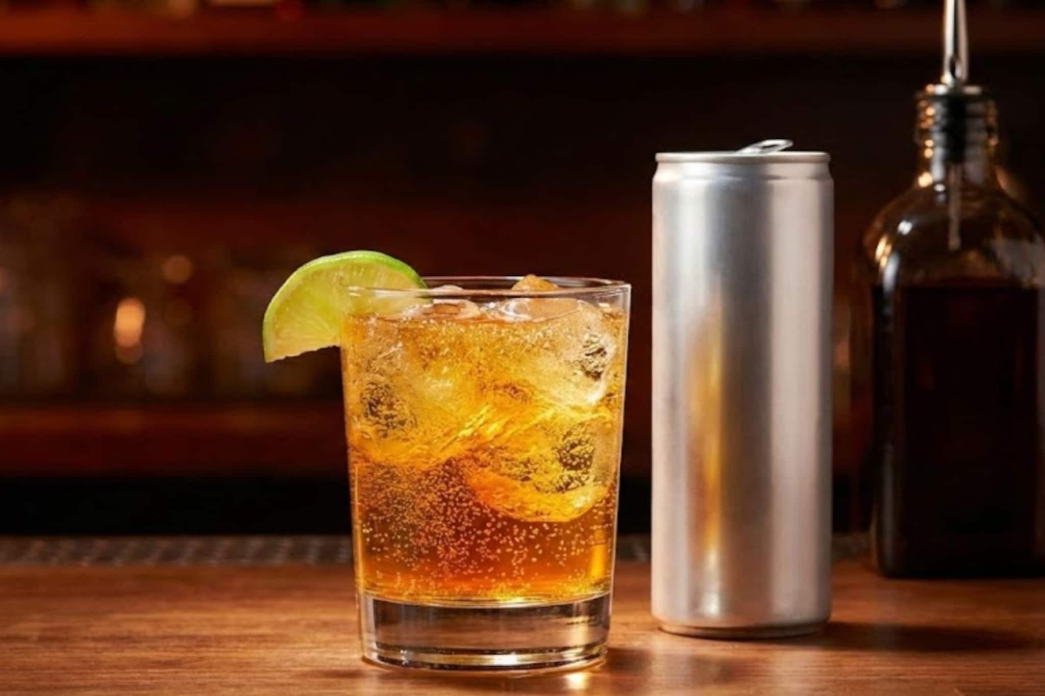 दारू आणि एनर्जी ड्रिंक एकत्र पिणं किती धोकादायक? 99 टक्के लोक करतात 'या' चुका दारू आणि एनर्जी ड्रिंक एकत्र पिणं किती धोकादायक? 99 टक्के लोक करतात 'या' चुका