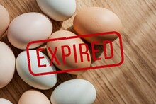 Egg Expiry : अंड्यांचीही एक्सपायरी डेट असते का? 'या' ट्रीकने ओळखू शकता जुनं आणि ताज्या अंड्यातील फरक
